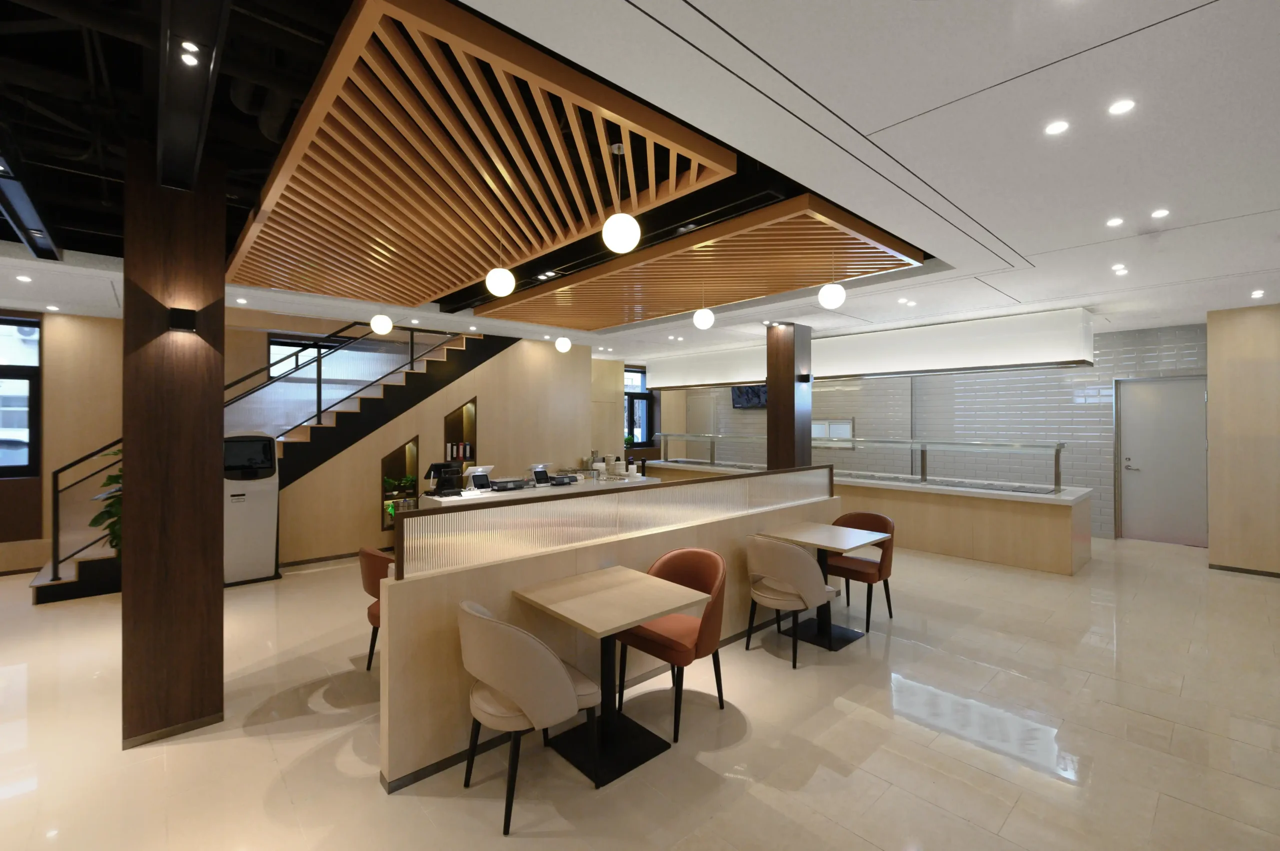 金隅投资物业员工餐厅就餐区取餐吧台