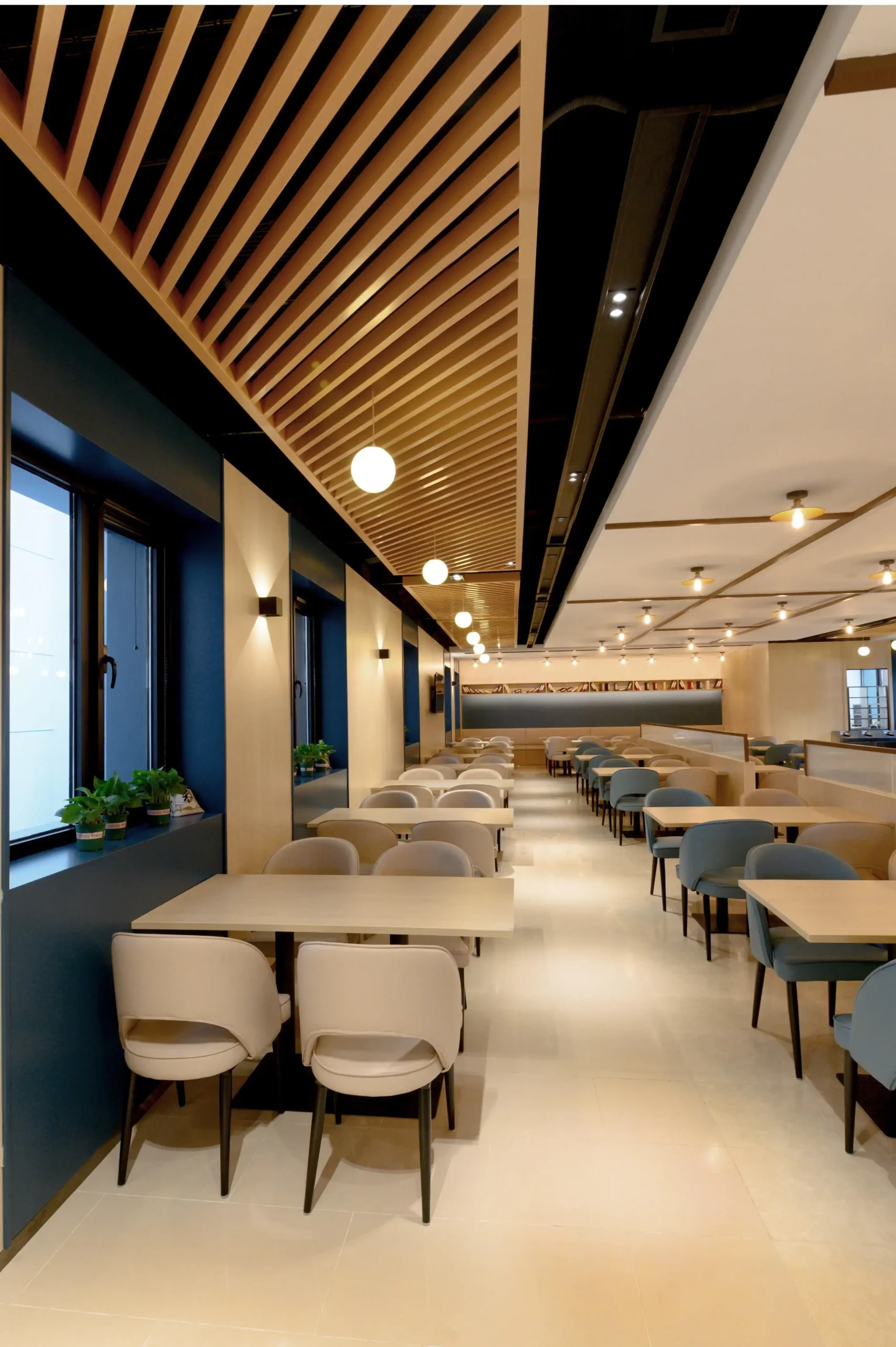 金隅投资物业员工餐厅就餐区1